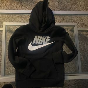 Boys nike pullover (hoodie)